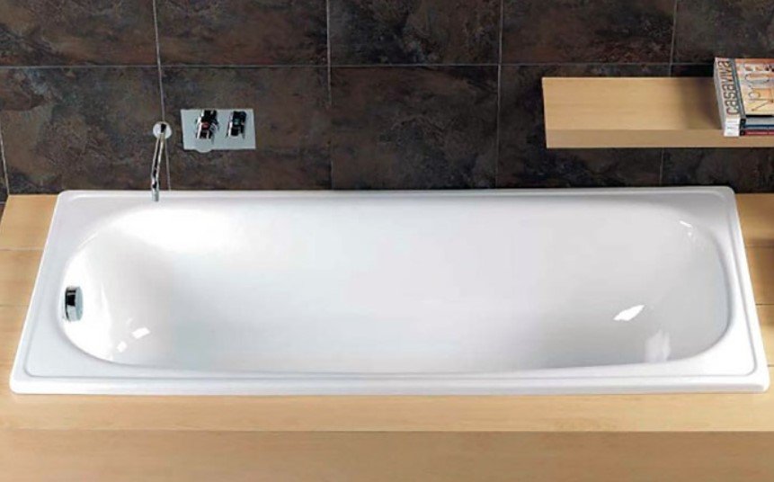 картинка Стальная ванна BLB Europa 105x70 см от магазина Одежда+